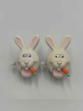 Vintage Hallmark Easter White Bunny Rabbit Lapel Pin Wind Up 1987 (1 WORKS)